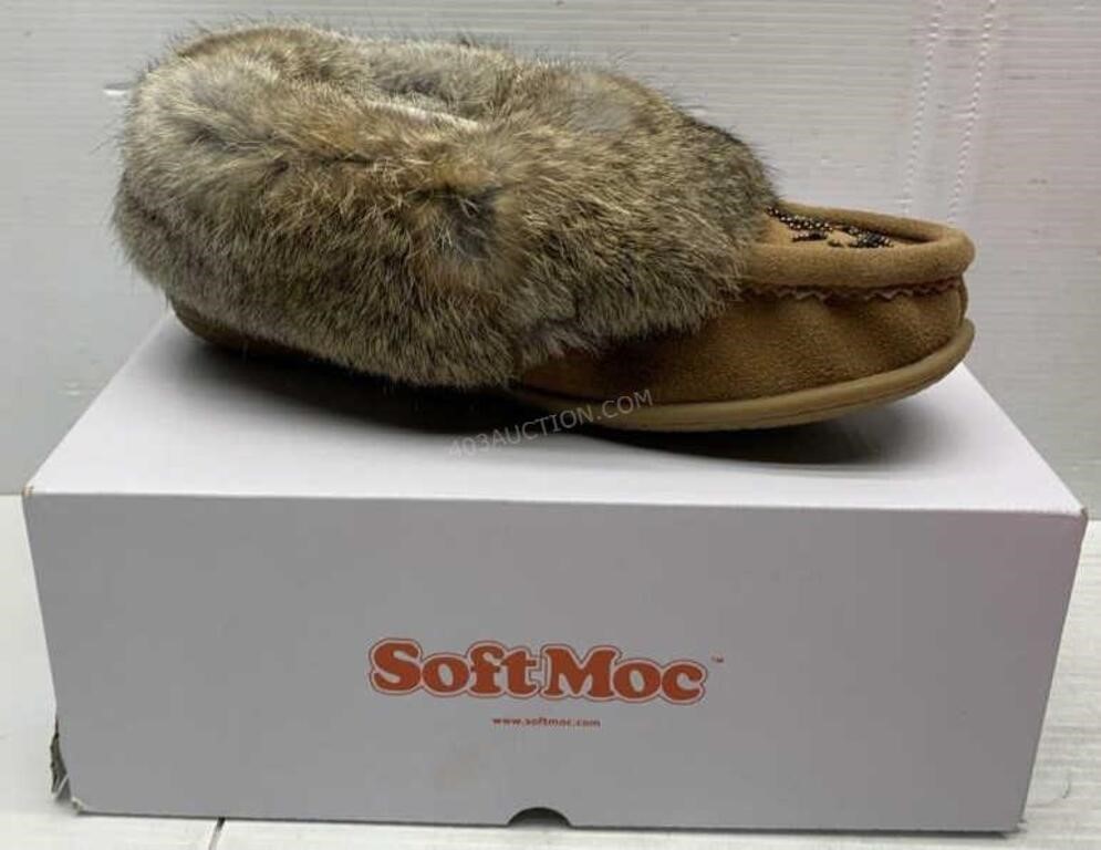 Sz 9 Ladies SoftMoc Shoes - NEW $85