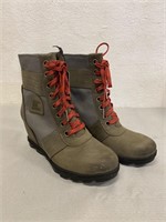 Sorel Boots Size Women’s 9.5US