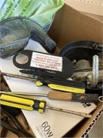 Stanley screwdrivers, level, hammer, and more