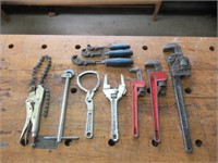 Pipe Wrenches / Clés à tuyau