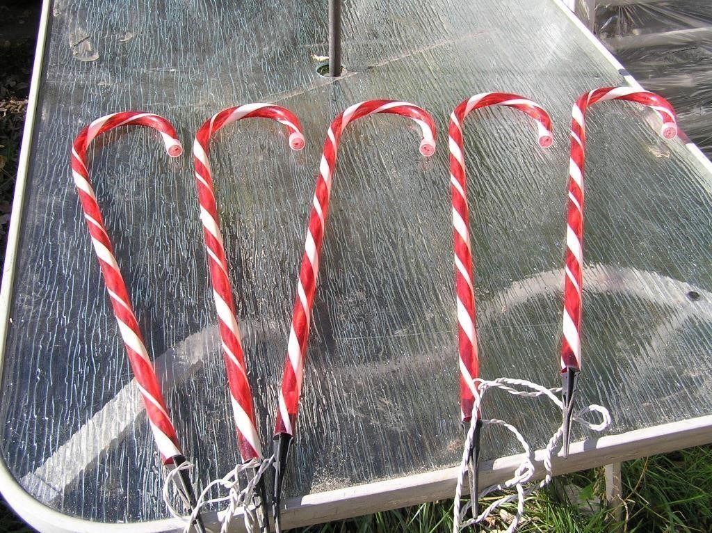 Illuminated candy cane set