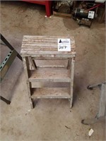 2 Step Stepladder