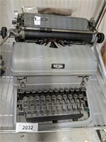 1949 ROYAL KMG TYPEWRITTER
