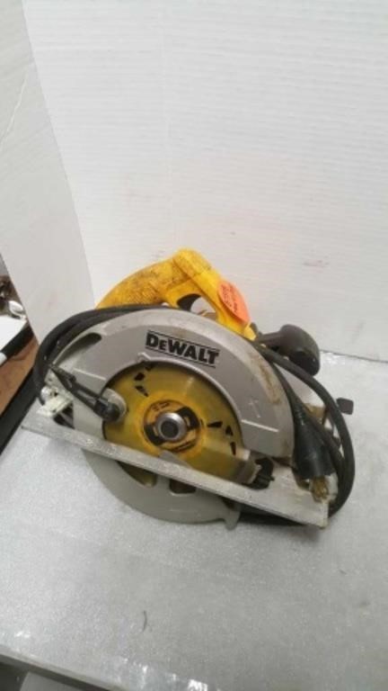 Dewalt Circular Saw used untested