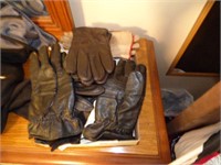 BOX OF GLOVES