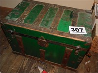 GREEN STEAMER TRUNK