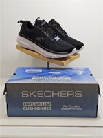 NEW - MENS SKECHERS RUNNING SHOES  - SIZE 9 1/2