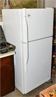 Refrigerator Kenmore white