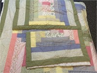 Beautiful full size quilt and pillow shams