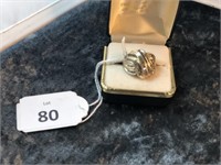 9CT GOLD COCKTAIL RING WITH APPROX