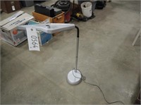 Floor Magnifying Lamp