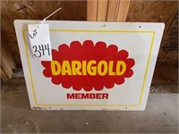 Metal Darigold sign