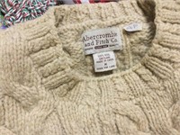 Abercrombie 100% wool sweater Mitten kits and