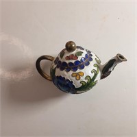 Closionne teapot lot 10 white