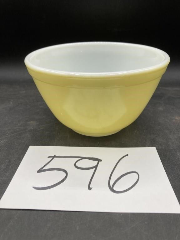 Vintage Pyrex Green 401 Bowl