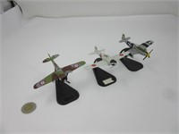 3 avions de guerre en métal