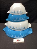 Pyrex Snowflake Blue Nesting Bowls