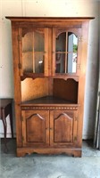 MAPLE CORNER CABINET