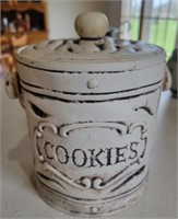 Cookie jar.