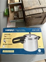 New in Box 4QT Pressure Cooker