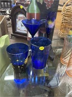 BLUE GLASSES & WINE HOLDER