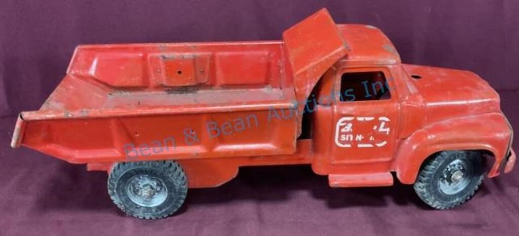 Early buddy L dump truck