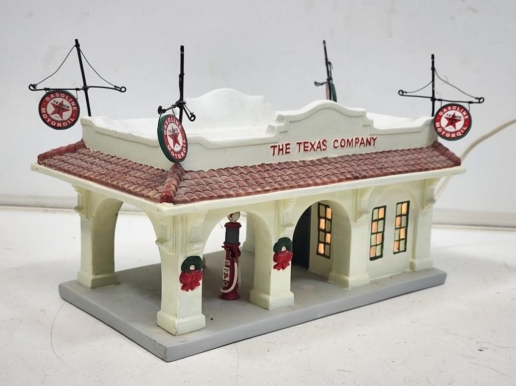 Light-Up Texaco Service Station