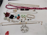 Vintage Mixed Styles Beaded Jewelry Lot