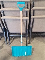 True Temper - Turquoise Snow Shovel