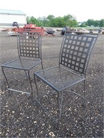 2 Metal patio chairs with cushions
