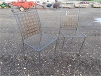 2 Metal patio chairs with cushions