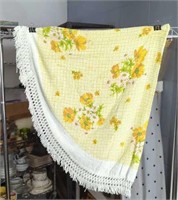 Vintage Pink and yellow Round Tablecloth 33 In