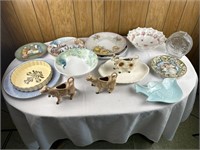 Decorative dishes, cow creamers