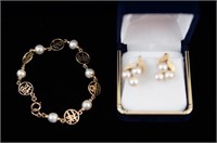 Cultured pearls gold earrings & pearl bracelet