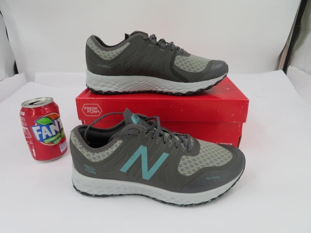 New Balance, souliers neuf pour femme gr 10