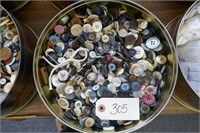 TIN WITH LARGE QUANTITY OF BUTTONS