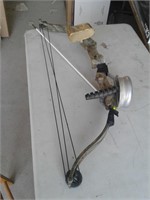 BOW FISHING BOW WITH ONE ARROW