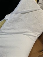 Like new "My Pillow" 3" Queen mattress topper