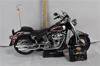 NEW BRIGHT HARLEY DAVIDSON FAT BOY MOTORCYCLE