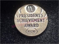10K Gold "Roche President Award 4" lapel pin(2.3g)