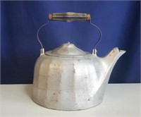 WAGNER WARE Colonial Tea Kettle 6 Qts