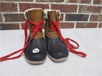 Magellan outdoor Boots Sz 6