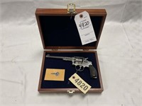 SMITH AND WESSON SPRINGFIELD, MASS. SN 270230, 32
