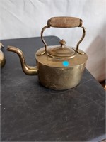 12x10x6in brass tea pot vintage