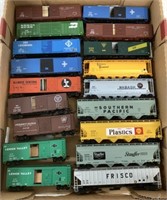 lot of 18 Unmarked HO Train Cars