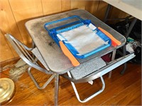 DR-Childs Metal/Wood Table & Chairs