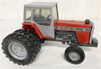 1/16 MF Collectors Series 690 Tractor