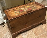Wood chest w/lid 30" x 15" x 16"