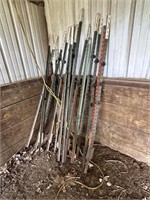 pile of T posts, appox 17 - 6'
