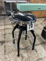 WORK PRO ADJUSTABLE HEIGHT GARAGE STOOL